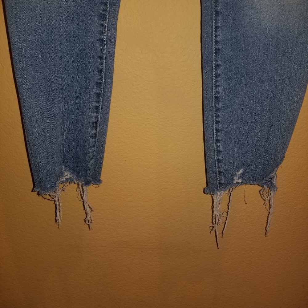 Universal Thread Blue Jeans - Picture 4 of 8